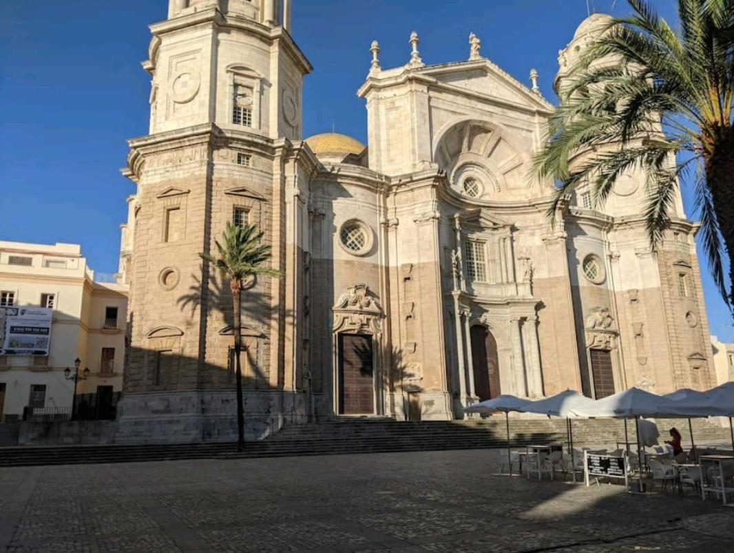 Lindo Piso En El Centro Historico De Cadizアパートメント エクステリア 写真